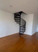 20-10 Steinway St in Queens, NY - Building Photo