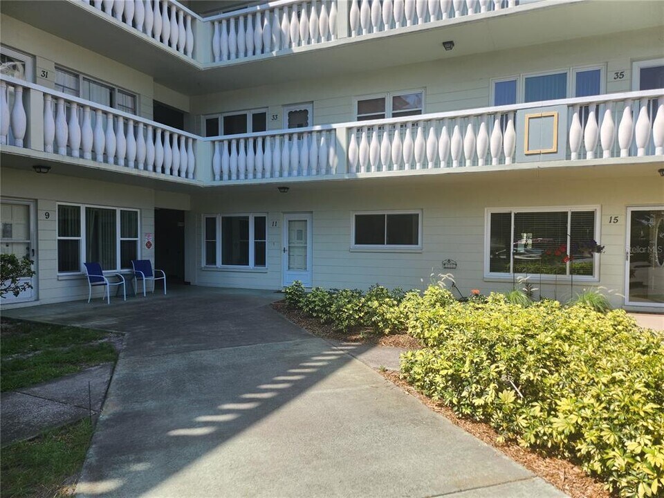 2293 Swedish Dr in Clearwater, FL - Building Photo