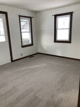 328 Washington Ave in Ames, IA - Building Photo - Building Photo