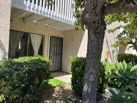 2213 Huntington St, Unit 3 in Huntington Beach, CA - Building Photo