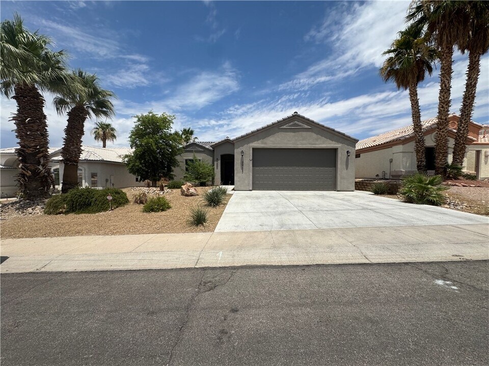 2933 Camino Encanto in Bullhead City, AZ - Building Photo