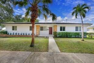900 Benevento Ave in Coral Gables, FL - Building Photo
