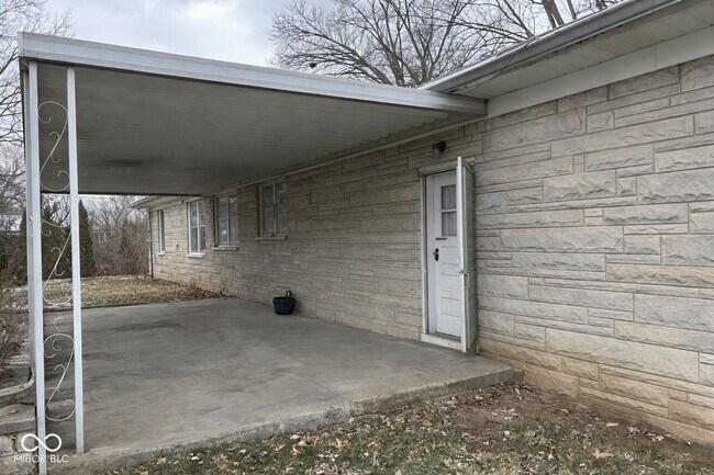 6607 Lockwood Ln in Indianapolis, IN - Building Photo - Building Photo