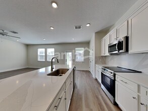 4759 Tributary Ln, Unit 10105 in Sanford, FL - Foto de edificio - Building Photo