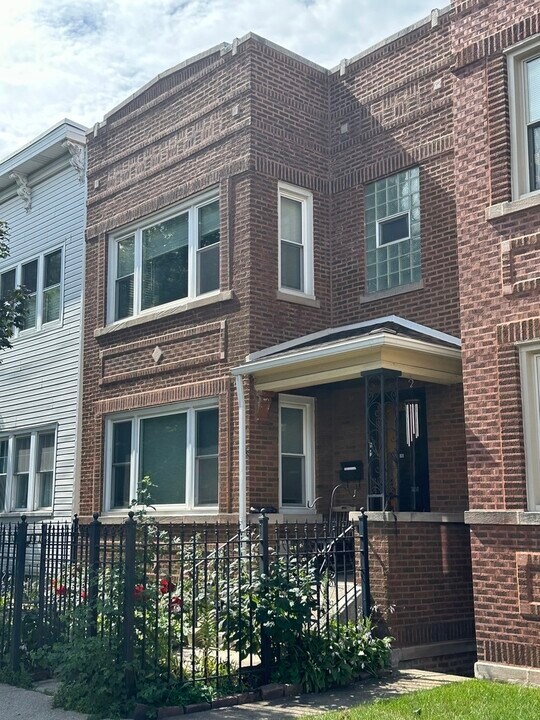 3016 S Throop St in Chicago, IL - Building Photo