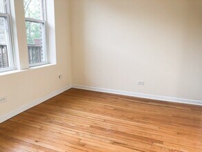 4122 W Addison St, Unit 2 in Chicago, IL - Foto de edificio - Building Photo