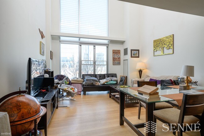 1 Earhart St-Unit -Unit 318G in Cambridge, MA - Building Photo - Building Photo