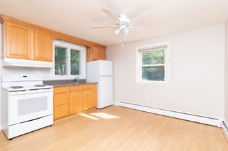 494 S Franklin St in Holbrook, MA - Building Photo - Building Photo