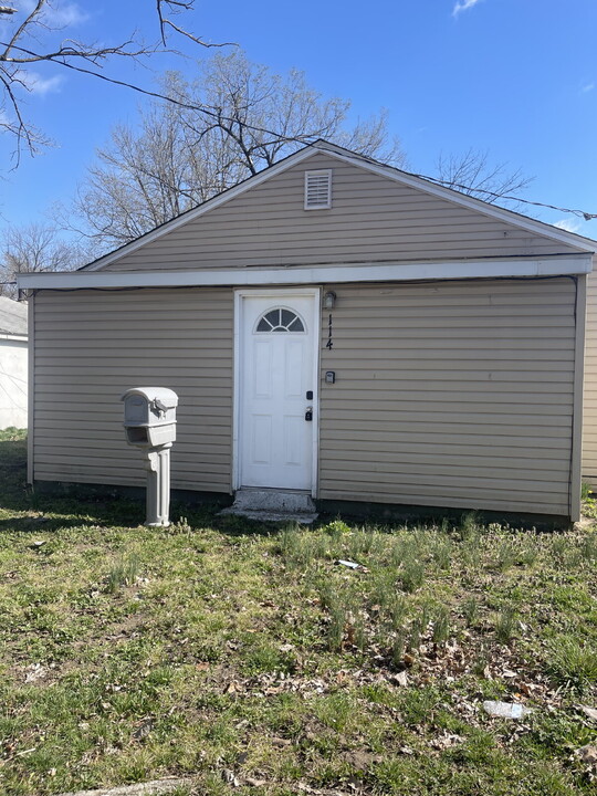 114 Hanner St in East Alton, IL - Building Photo