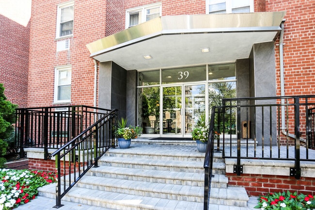 property at 39 Glenbrook Rd