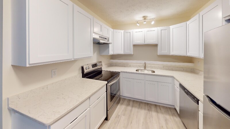 72 Marsh Rd in Willington, CT - Building Photo