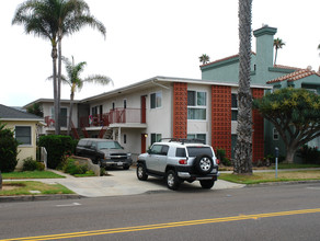 Garden Apartments in Oceanside, CA - Building Photo - Building Photo