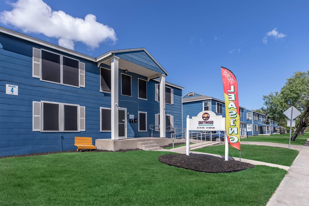 Driftwood Apartments in Corpus Christi, TX - Building Photo