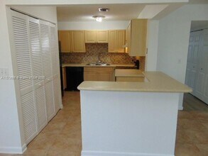 1854 SW 81st Ln in Davie, FL - Building Photo - Building Photo