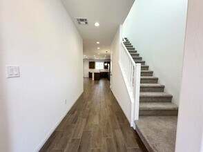 9825 Angel Valley Dr in Las Vegas, NV - Building Photo - Building Photo