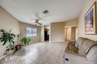 11321 N 82nd Dr in Peoria, AZ - Foto de edificio - Building Photo