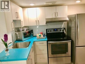 6486 Bruce St in West Vancouver, BC - Building Photo - Building Photo