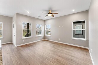 5101 Rue St in Houston, TX - Building Photo - Building Photo