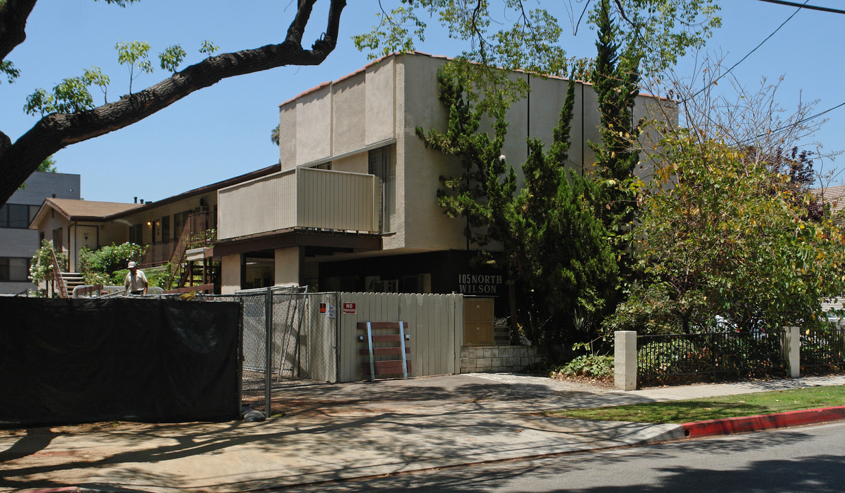 105 N Wilson Ave in Pasadena, CA - Foto de edificio