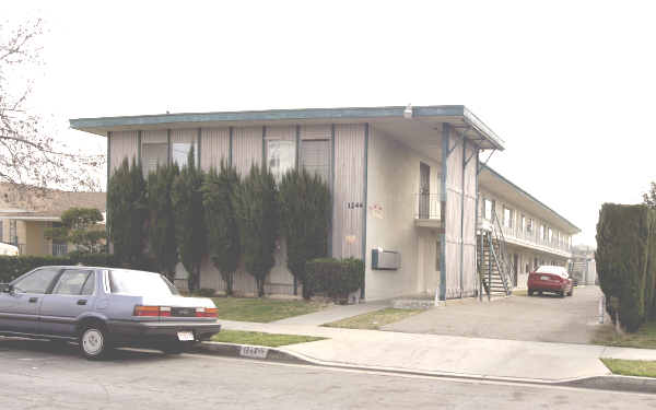 1244 S Spruce St in Montebello, CA - Foto de edificio