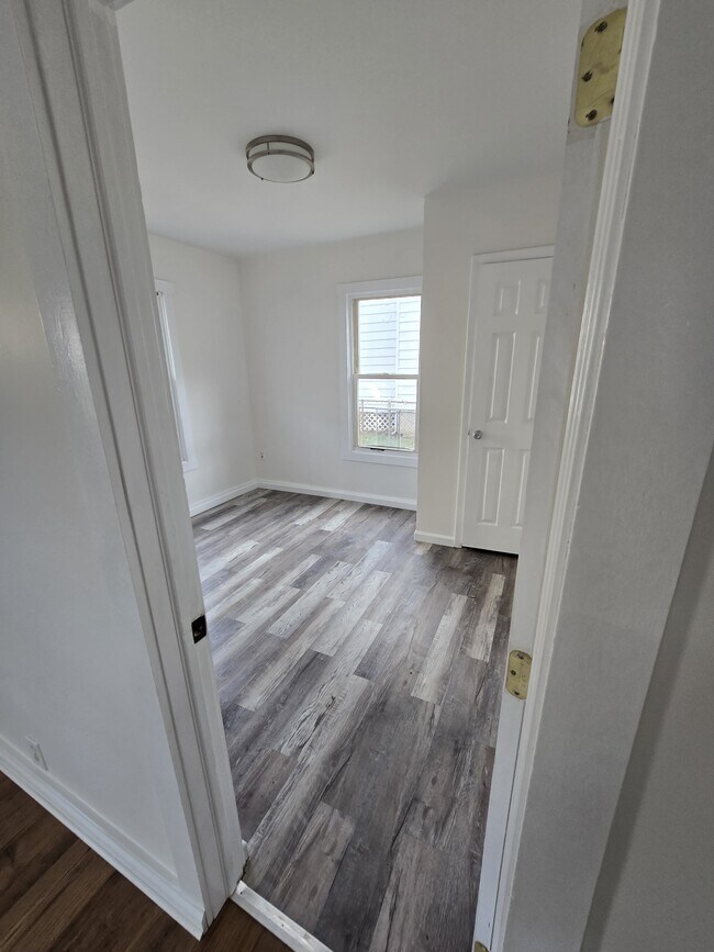 92 Twiss St, Unit 1 in Meriden, CT - Foto de edificio - Building Photo