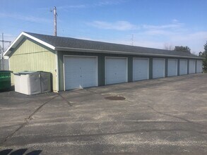 220 Valley Road in Fond du Lac, WI - Building Photo - Building Photo