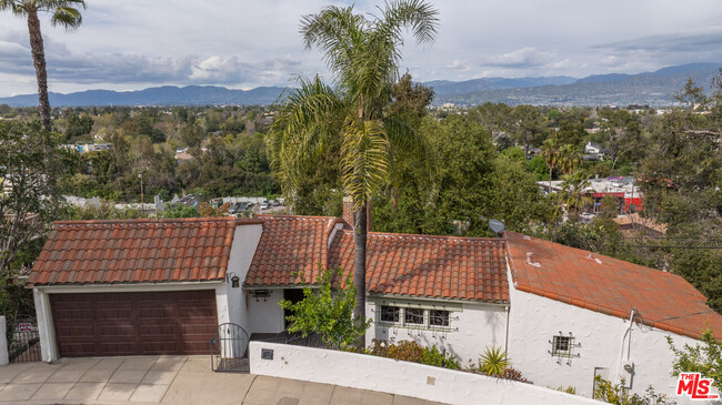 11539 Sunshine Terrace in Los Angeles, CA - Building Photo - Building Photo