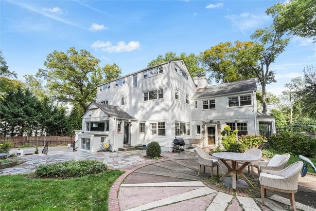 property at 24 Mineola Ave