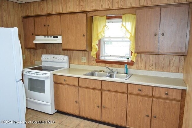 211 S Main St in Pittston, PA - Building Photo - Building Photo