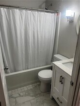 176 Bay Spring Ave in Barrington, RI - Building Photo - Building Photo