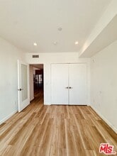 252 N Hoover St in Los Angeles, CA - Building Photo - Building Photo