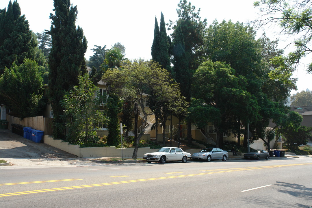 3304 Barham Blvd in Los Angeles, CA - Foto de edificio