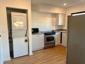 98 NE 71st St in Miami, FL - Building Photo