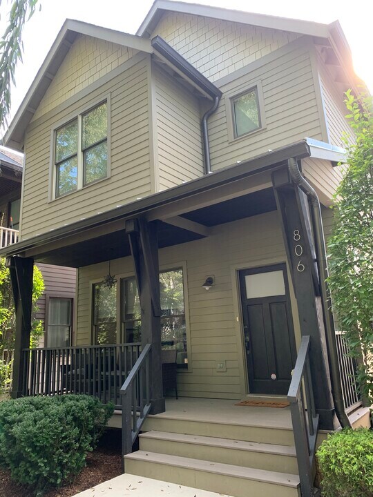 806 Lancaster Way in Nashville, TN - Foto de edificio