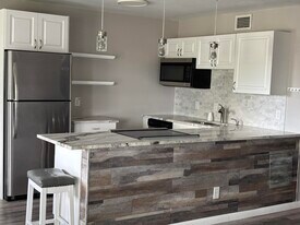 311 Chatham N in West Palm Beach, FL - Building Photo