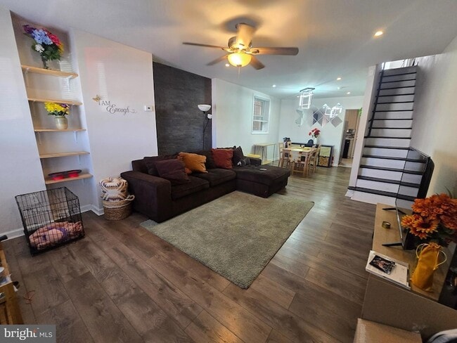 457 N Edgewood St in Philadelphia, PA - Foto de edificio - Building Photo