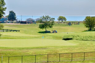 155 Short Beach Rd in Stratford, CT - Building Photo