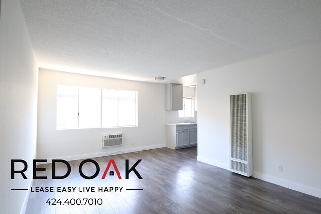6029 Carlton Way, Unit 17