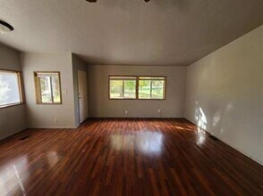 1055 Whitefish Stage Rd in Kalispell, MT - Building Photo - Building Photo