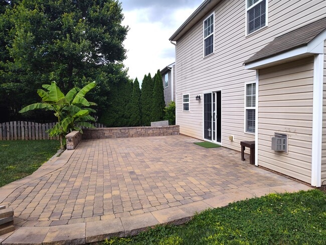 8708 SedgeBurn Dr in Charlotte, NC - Building Photo - Building Photo