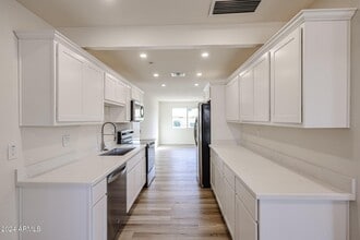 4352 E Grovers Ave in Phoenix, AZ - Building Photo - Building Photo