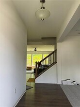 8085 Brewton Bnd in Ball Ground, GA - Foto de edificio - Building Photo