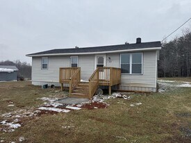 413 Sandlewood Rd in Wirtz, VA - Building Photo