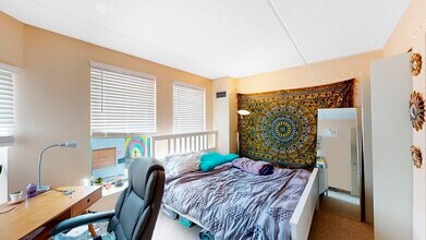 137 Peterborough St, Unit 3E in Boston, MA - Building Photo - Building Photo