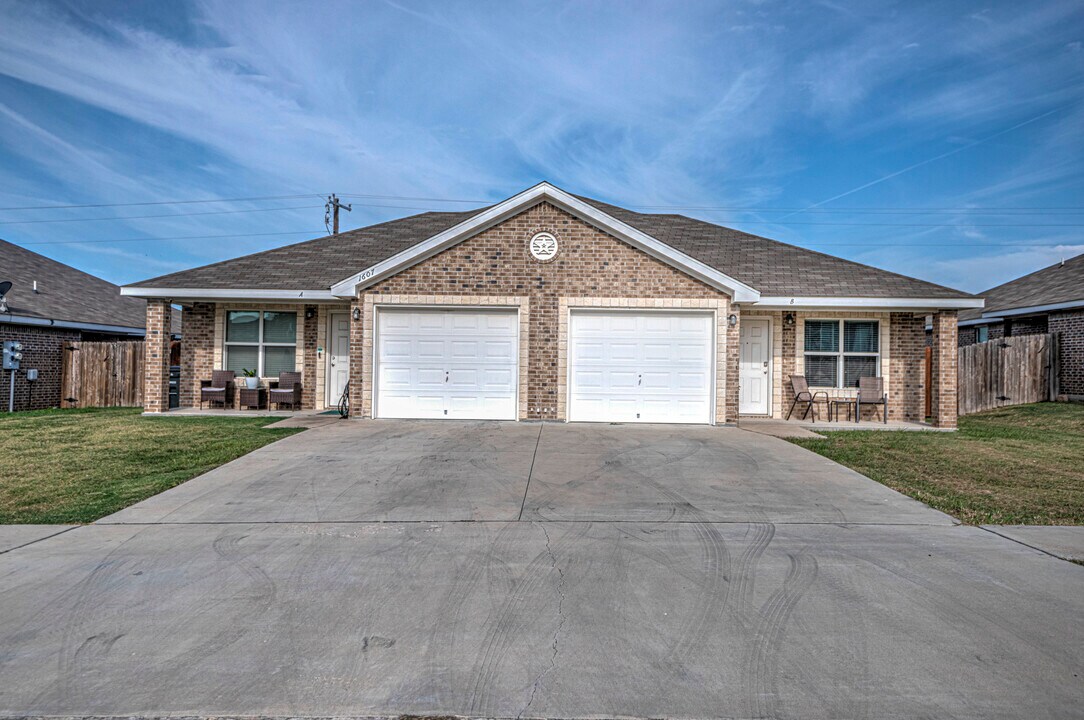 1607 Powder River Dr APT A in Killeen, TX - Building Photo