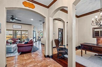 8918 N Longwood Dr in Granbury, TX - Building Photo - Building Photo