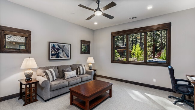 9265 Heartwood Dr in Truckee, CA - Building Photo - Building Photo