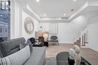 415 Jarvis St in Toronto, ON - Building Photo - Building Photo