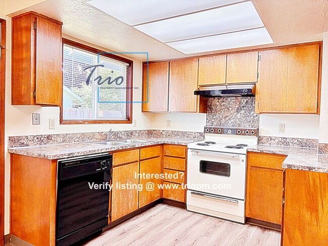 3887 N Clarey St in Eugene, OR - Building Photo - Building Photo
