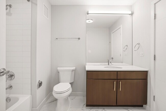 50 Hawthorn St, Unit 2A in Newton, MA - Building Photo - Building Photo